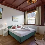 Guest house Restaurant Waldcafe Mayrhofen